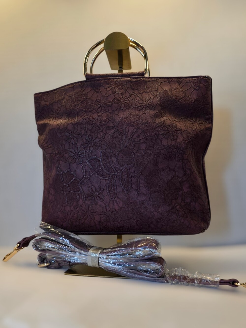SALE!! Maroon Floral Pattern Foldover Clutch & Carry Strap by Emperia LA NWT - Picture 5 of 7